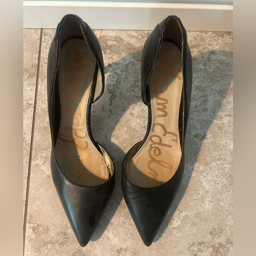 Black pointed toe high heel pump